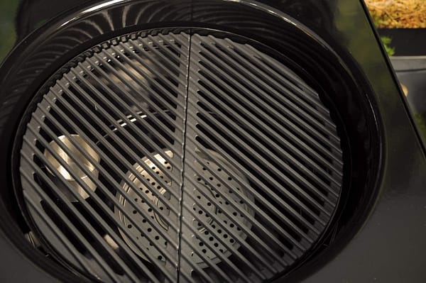 everdure K4 grill rooster