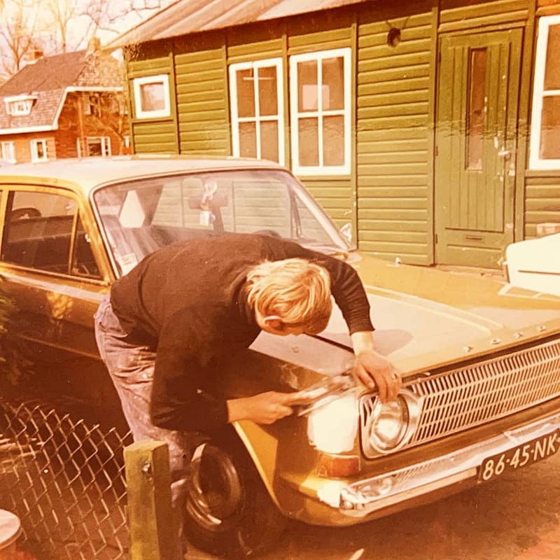 Schadeherstel auto in 1968