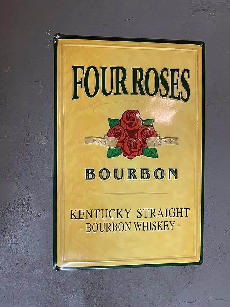 Bord 'Four Roses'