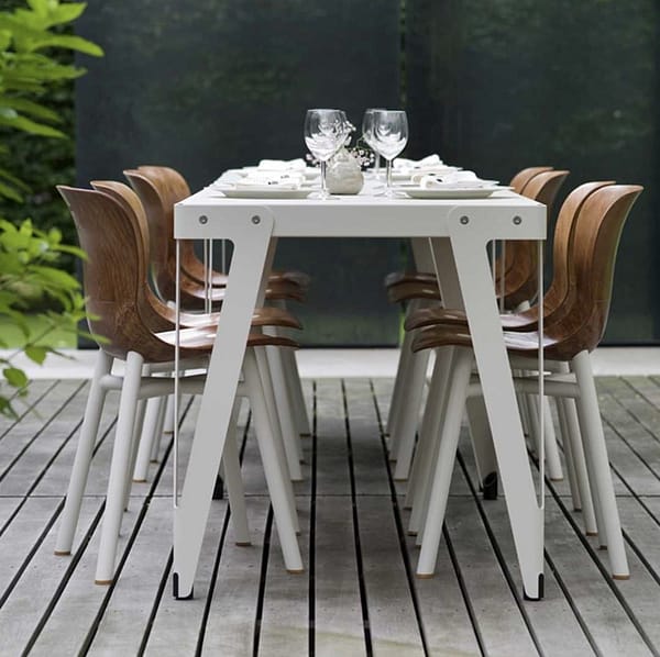 Lloyd Outdoor Table functionals